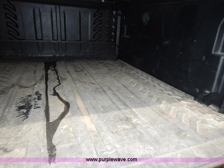 image for item J3782 2003 Chevrolet Avalanche 1500 Z71 pickup truck