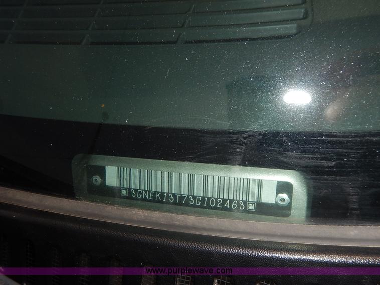 image for item J3782 2003 Chevrolet Avalanche 1500 Z71 pickup truck