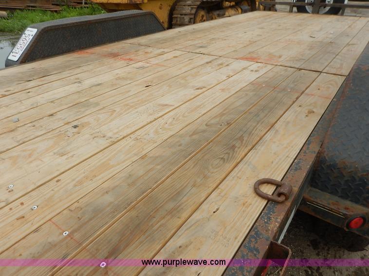 image for item J3783 2006 Load Trail equipment trailer