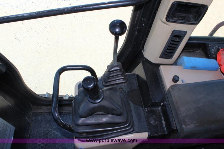 image for item J3784 1996 Caterpillar 953C track loader