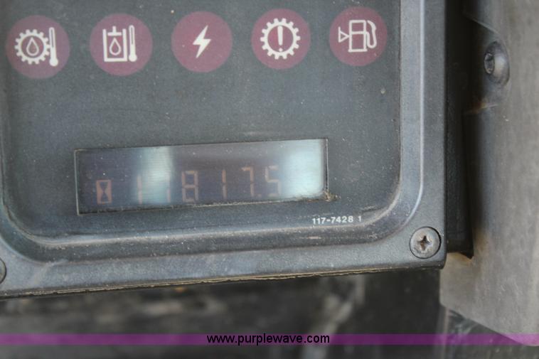 image for item J3784 1996 Caterpillar 953C track loader