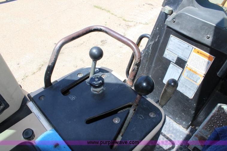 image for item J3784 1996 Caterpillar 953C track loader