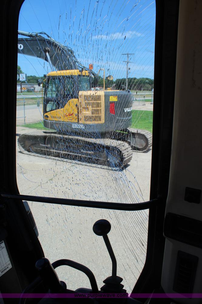 image for item J3784 1996 Caterpillar 953C track loader