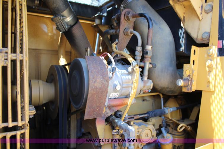 image for item J3784 1996 Caterpillar 953C track loader