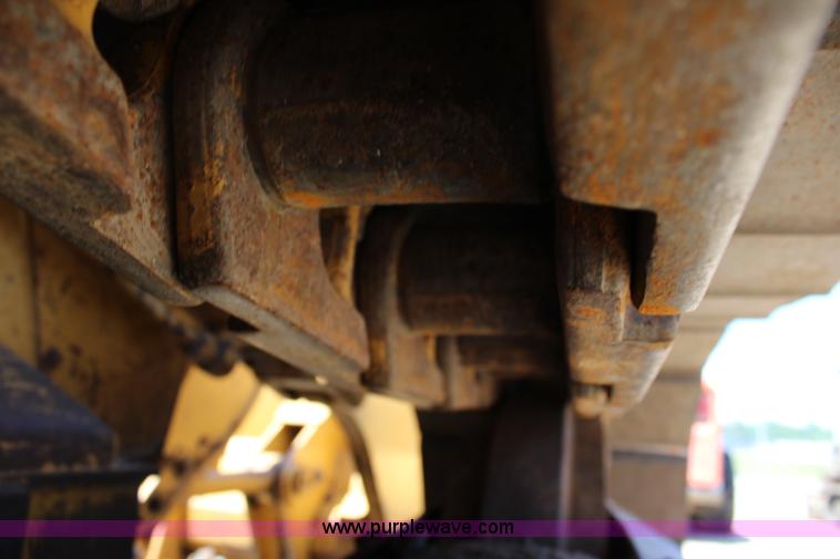 image for item J3784 1996 Caterpillar 953C track loader