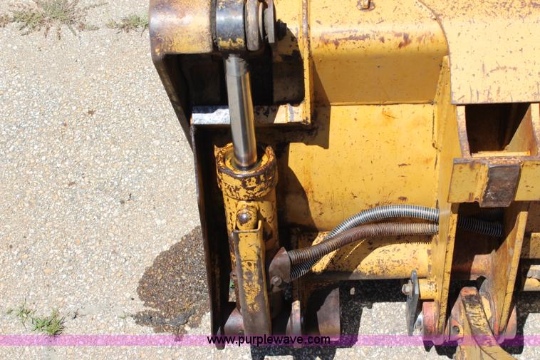 image for item J3784 1996 Caterpillar 953C track loader