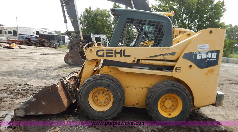 image for item J3788 2007 Gehl 6640E skid steer