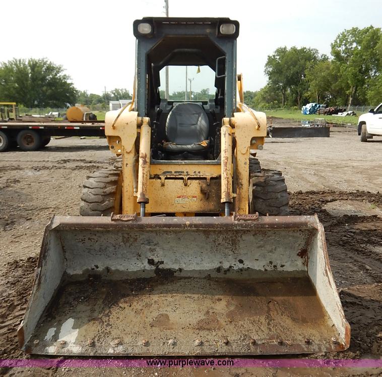 image for item J3788 2007 Gehl 6640E skid steer
