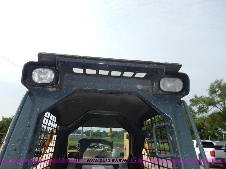 image for item J3788 2007 Gehl 6640E skid steer
