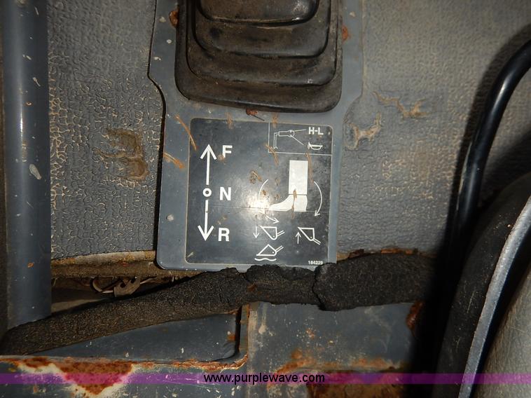 image for item J3788 2007 Gehl 6640E skid steer