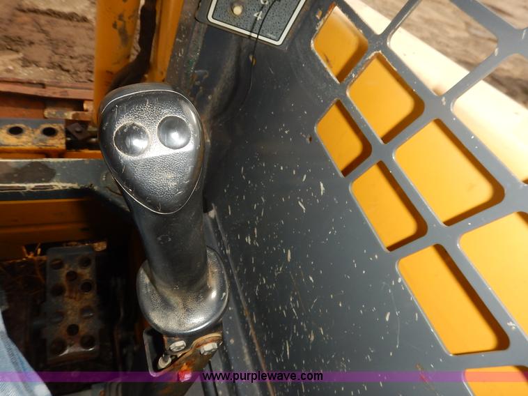 image for item J3788 2007 Gehl 6640E skid steer