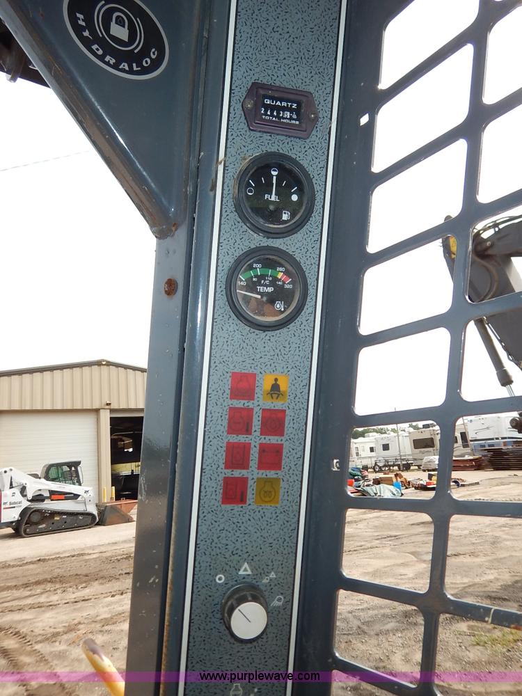 image for item J3788 2007 Gehl 6640E skid steer