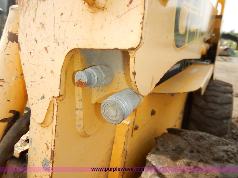image for item J3788 2007 Gehl 6640E skid steer