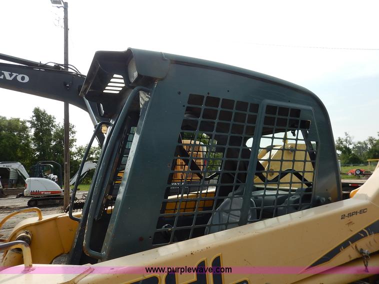 image for item J3788 2007 Gehl 6640E skid steer