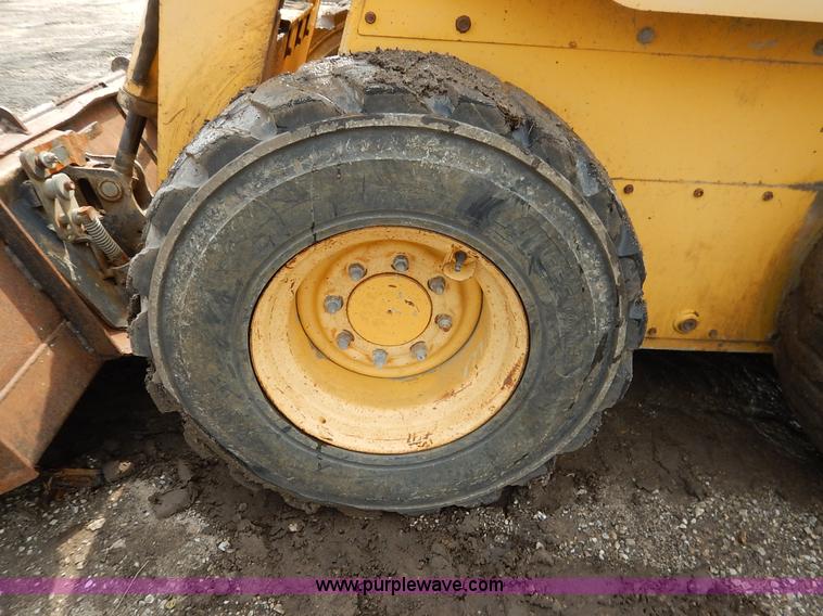 image for item J3788 2007 Gehl 6640E skid steer