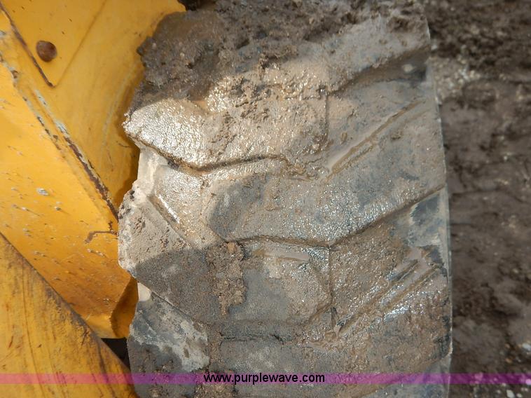 image for item J3788 2007 Gehl 6640E skid steer