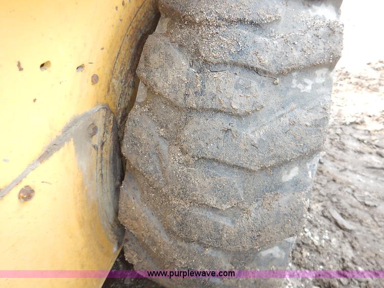 image for item J3788 2007 Gehl 6640E skid steer