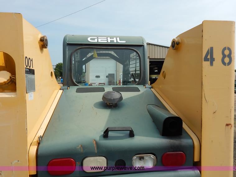 image for item J3788 2007 Gehl 6640E skid steer