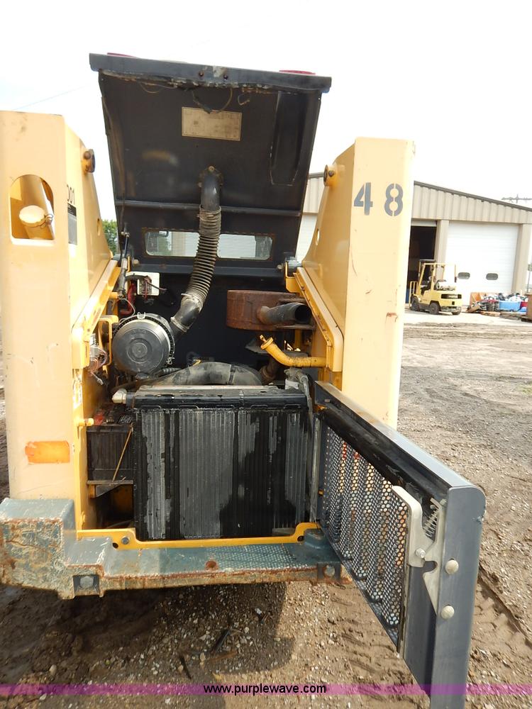 image for item J3788 2007 Gehl 6640E skid steer