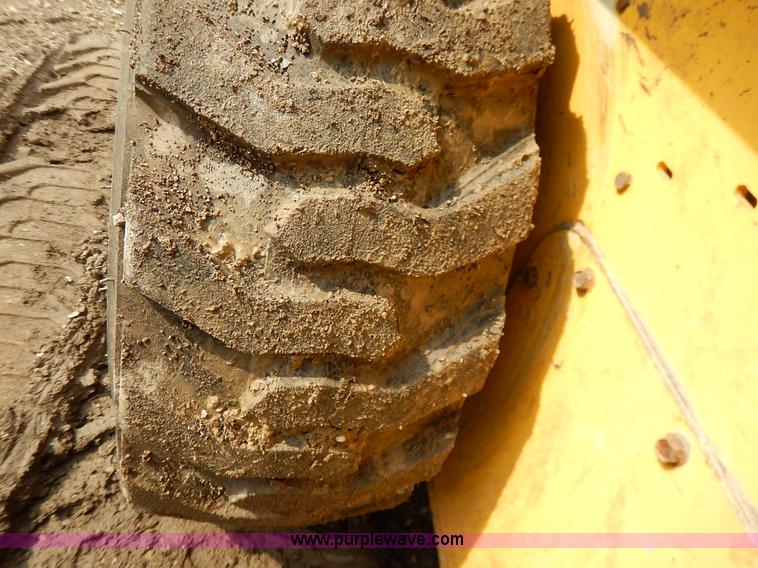 image for item J3788 2007 Gehl 6640E skid steer