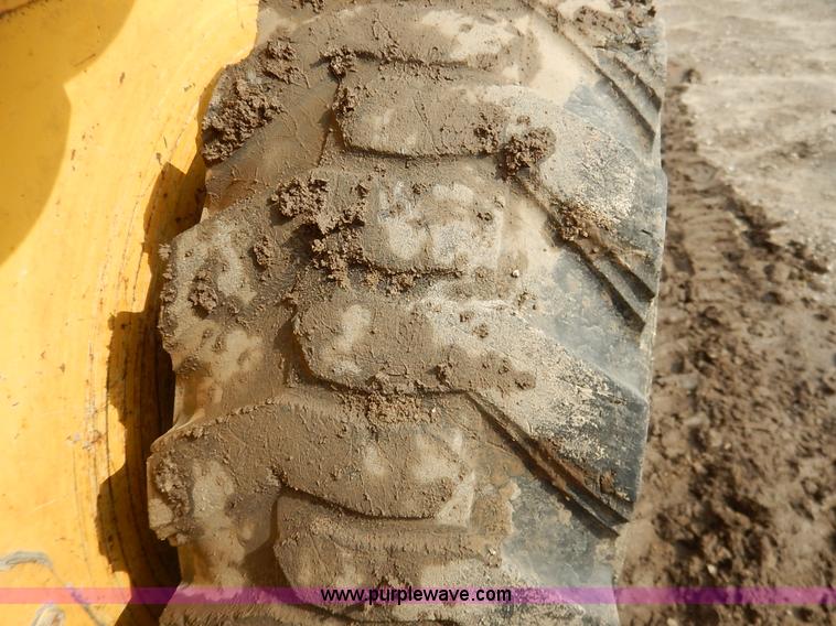 image for item J3788 2007 Gehl 6640E skid steer