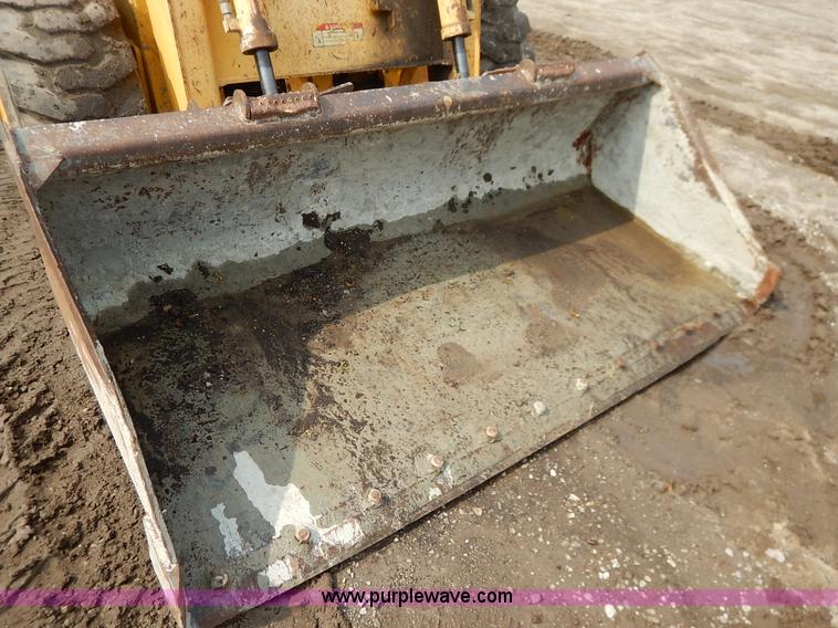 image for item J3788 2007 Gehl 6640E skid steer
