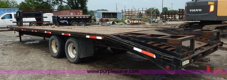 image for item J3789 2000 Buck Dandy flatbed trailer