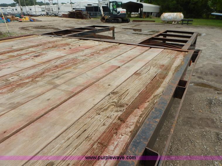 image for item J3789 2000 Buck Dandy flatbed trailer