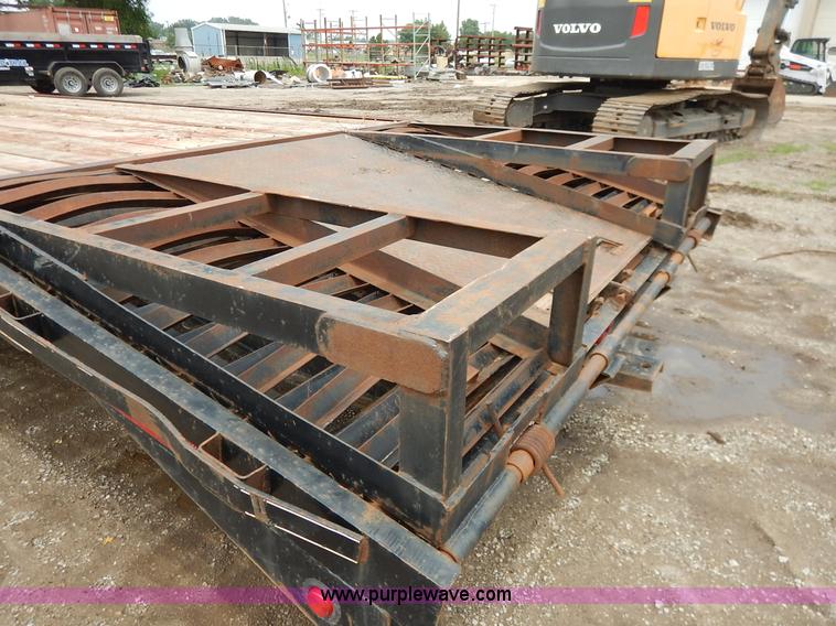image for item J3789 2000 Buck Dandy flatbed trailer