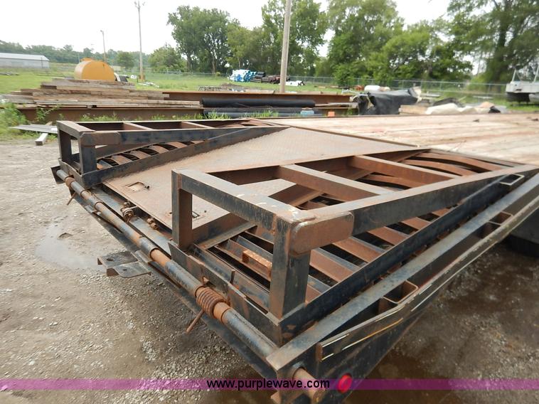 image for item J3789 2000 Buck Dandy flatbed trailer