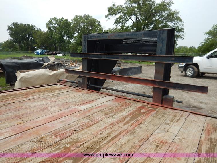 image for item J3789 2000 Buck Dandy flatbed trailer