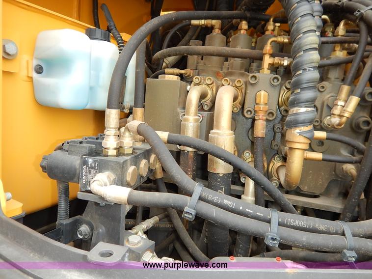 image for item J3790 2011 Volvo ECR235CL excavator