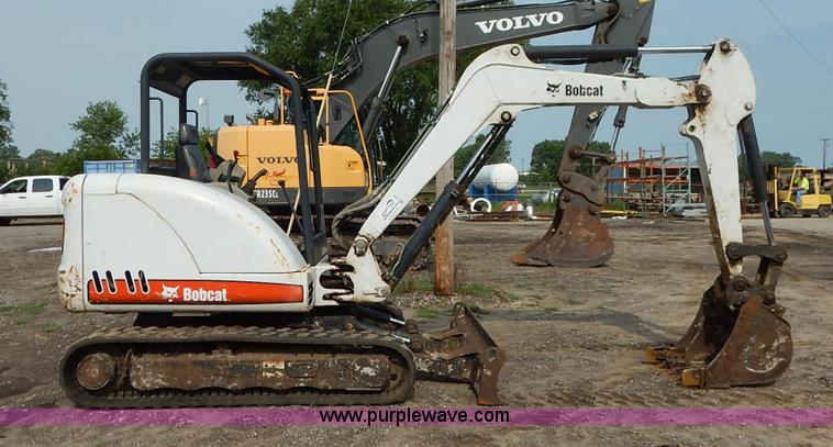 image for item J3791 2007 Bobcat 335G compact excavator