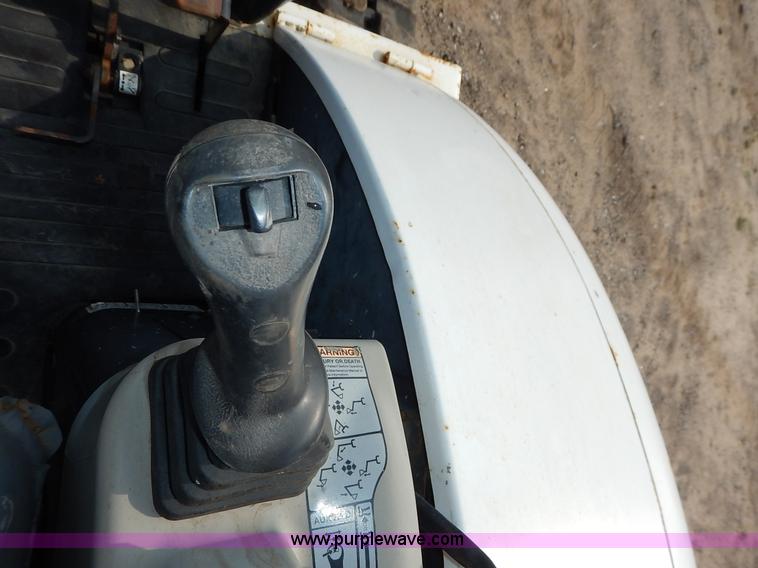 image for item J3791 2007 Bobcat 335G compact excavator