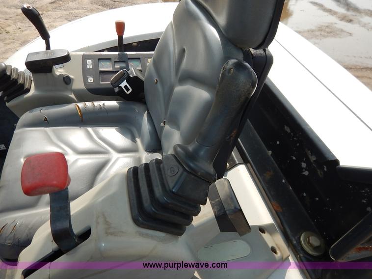 image for item J3791 2007 Bobcat 335G compact excavator