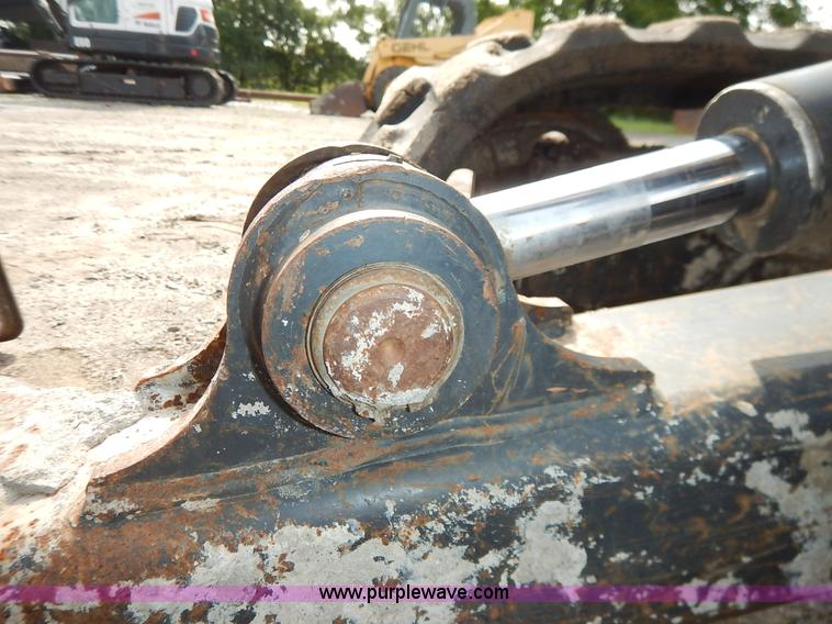 image for item J3791 2007 Bobcat 335G compact excavator