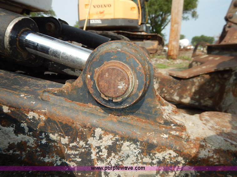 image for item J3791 2007 Bobcat 335G compact excavator