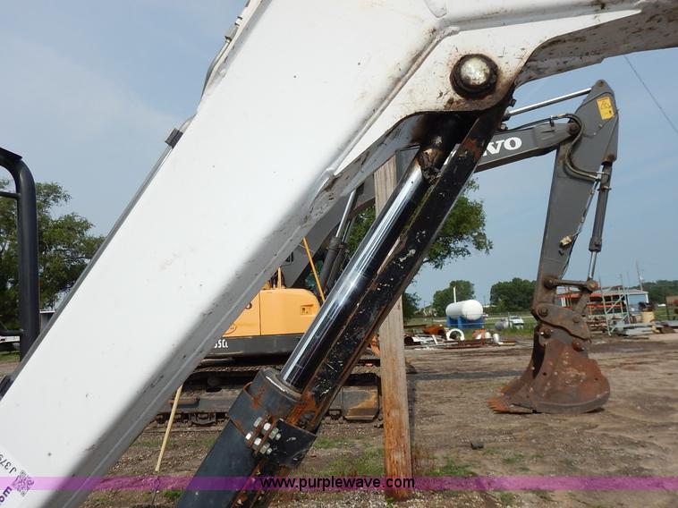 image for item J3791 2007 Bobcat 335G compact excavator