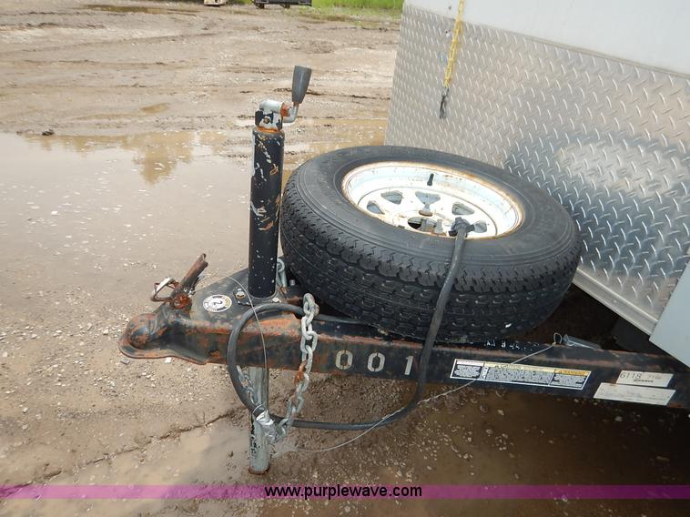 image for item J3792 2006 Doo Little enclosed cargo trailer