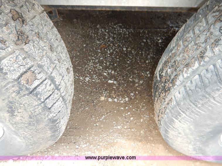 image for item J3792 2006 Doo Little enclosed cargo trailer