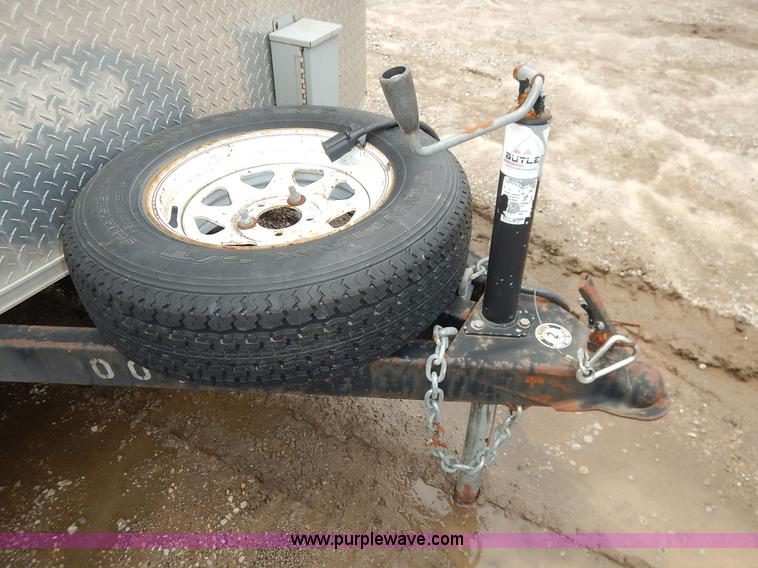 image for item J3792 2006 Doo Little enclosed cargo trailer