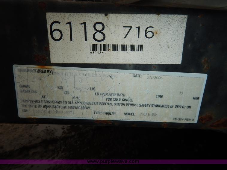 image for item J3792 2006 Doo Little enclosed cargo trailer