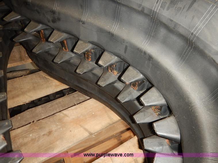 image for item J5841 Bobcat T870 skid steer tracks