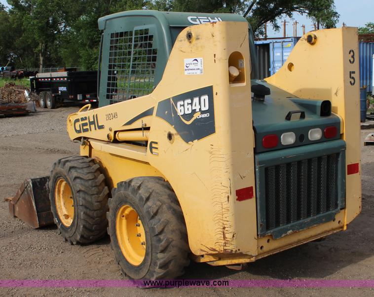 image for item J5843 2006 Gehl 6640E skid steer