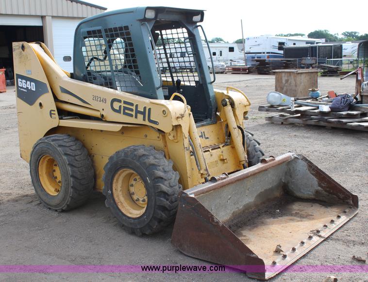 image for item J5843 2006 Gehl 6640E skid steer