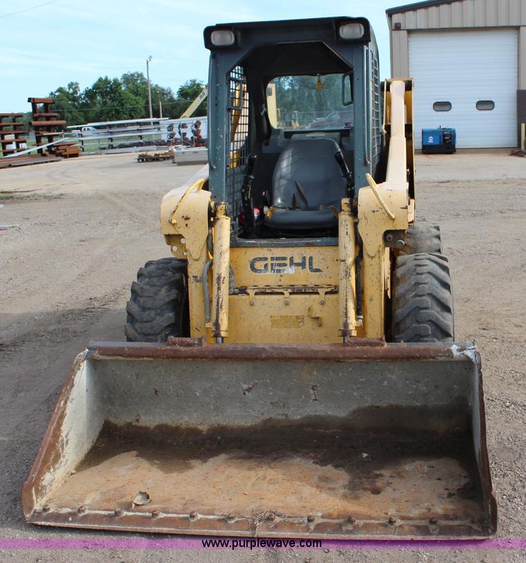 image for item J5843 2006 Gehl 6640E skid steer