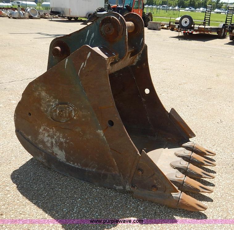 image for item J5886 Gelth excavator bucket