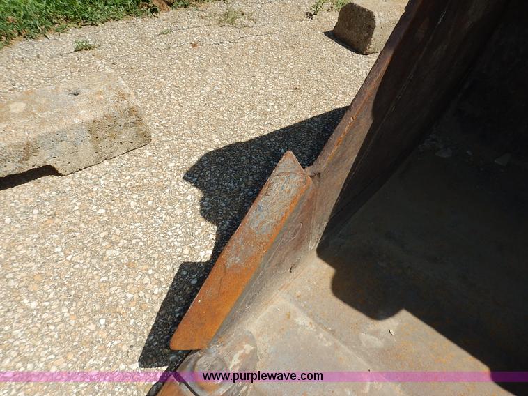 image for item J5886 Gelth excavator bucket