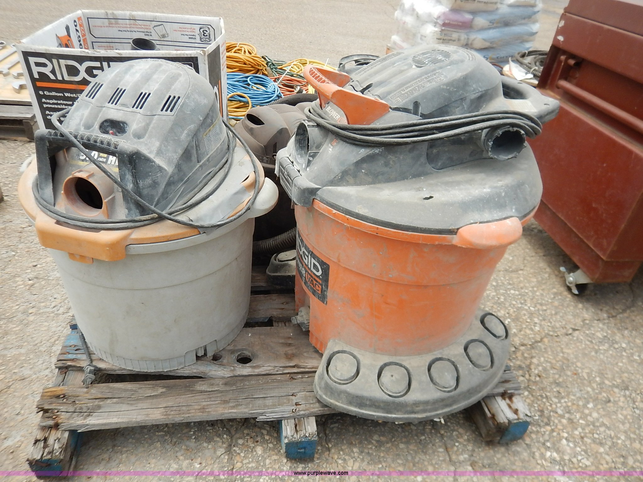 Assorted Ridgid shop vacuums and parts in Topeka, KS Item BO9901 sold Purple Wave