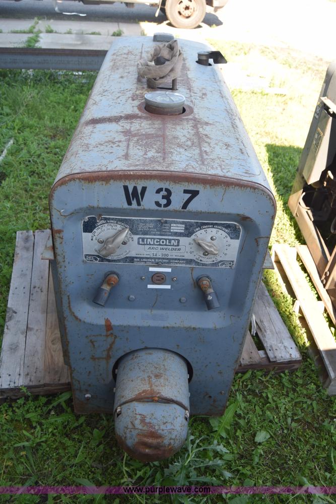 image for item L2525 Lincoln SA200 arc welder